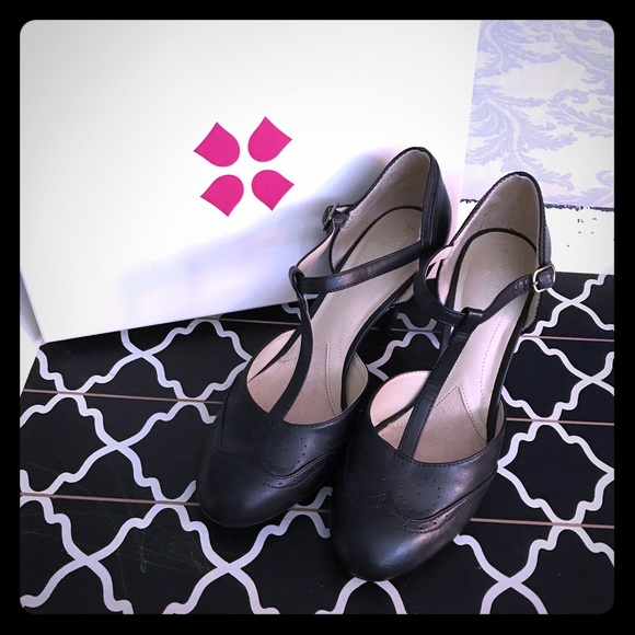 Naturalizer Shoes - NATURALIZER COMFORT T-STRAP BLACK PUMPS